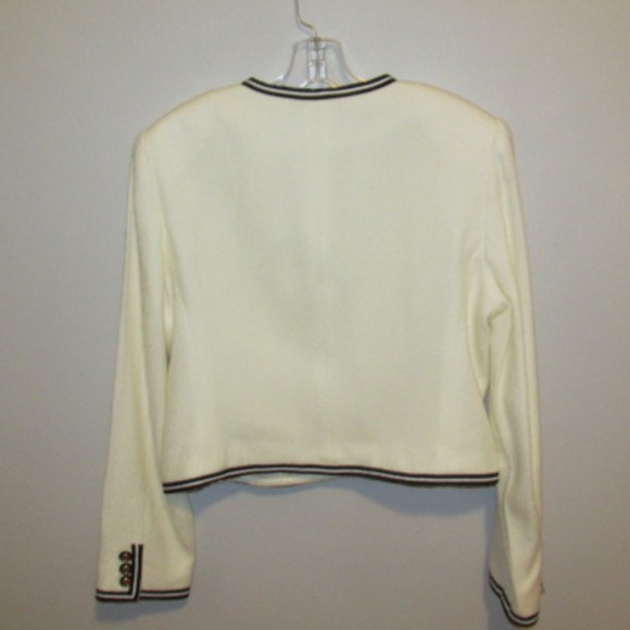 Ivory Boucle Jacket, Chanel-style, Size 8 - Picture 4 of 7